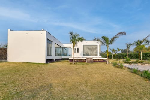 Amaltas | 4 BHK Countryside Hideaway With Pvt Pool, Lush Garden & 360 Aravalli Views