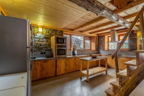 Silvana | Pet-friendly 3-Bedroom Retreat With Attic, Sauna & Garden Near Haku Temple