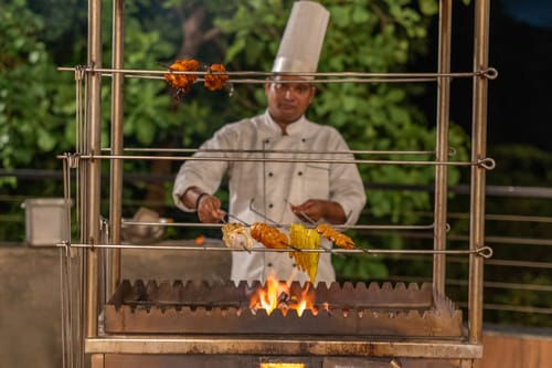 Moonstone Villa w/ Pool & Rooftop Jacuzzi