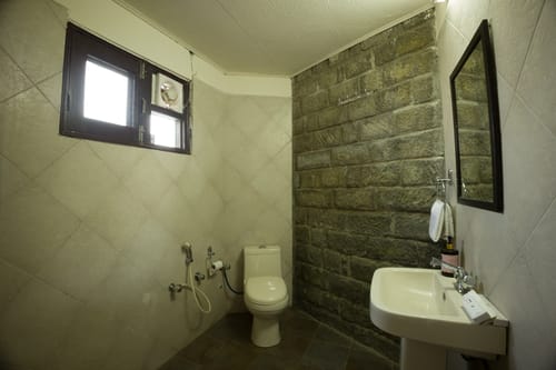 Pine View Cottage | Pet-friendly 3-BHK Himalayan Retreat with Scenic Sit-Out Areas