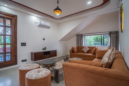 Trio’s Top | 1-BHK Pet-friendly Apartment with patio and Outdoor lounge Area