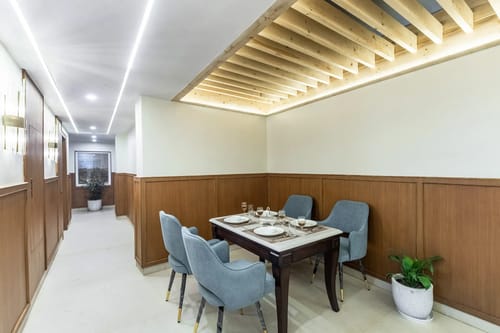 Evaara Woods Hilltop | 6-BHK Getaway With Common Garden & Sitting Area