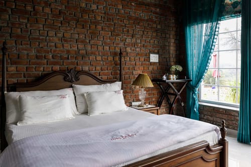 Brickwood Hill W/ Outdoor Pool