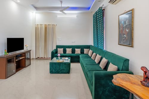 Room 2 FF @ Vista Divine