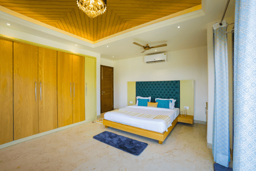 BYDM The Sky Heaven | Charming Pet-friendly 4-BHK Penthouse 15 Min from Triveni Ghat With Balcony, Bar & Lift