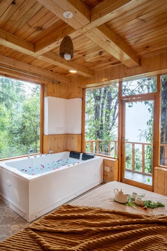 Jibhi Peaks Duplex Cottage With A Hot Tub