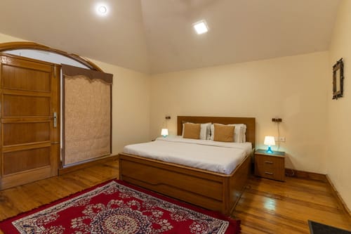 PleasantVille - Nahan