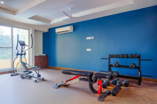 Veera Marina | Charming 3-BHK Apt Near Candolim Beach With Common Pools & Lift