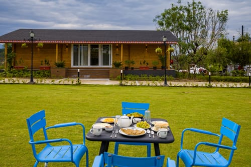 Esh Cottages Moss | Hilltop 2-BHK Retreat with Open-air Jacuzzi, Shared Garden, Pool & Cosy Lounge