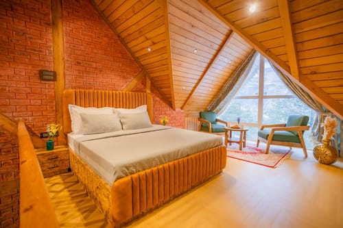 Frozen Fall @ Dewdrop Cottages