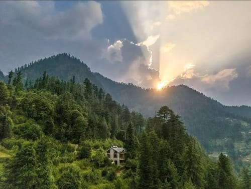 Jibhi Peaks Duplex Cottage With A Hot Tub