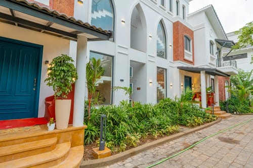 Laguna Aura | 4-BHK | Pvt Pool & Garden | Bar