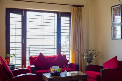 Pine View Cottage | Pet-friendly 3-BHK Himalayan Retreat with Scenic Sit-Out Areas
