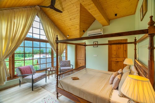 The Oakridge W/ Jacuzzi