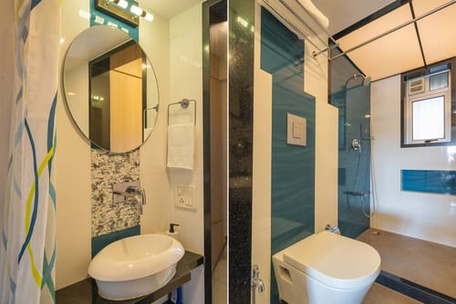 Lily @  Emilia Villa