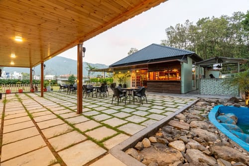 The Woods: Pine Villa