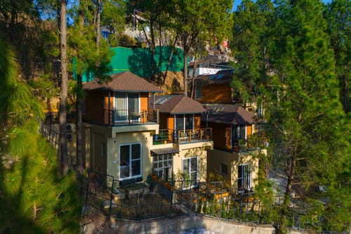 Sirmour Baag Scarlet | A Hillside Pet-Friendly Cottage With Restro & Garden