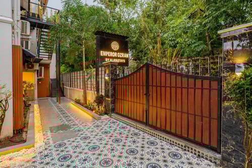 Emperor Ozran | 2-BHK Retreat With Balconies, Restaurant & Bar