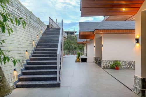 Himalayan Escape Calmara Cottage | 1 Hillside with Bathtub, Kitchenette, Shared Garden, Terrace & Views