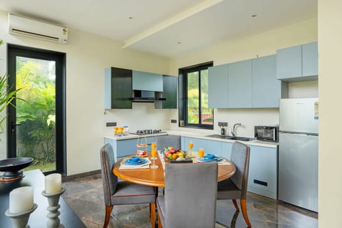 PUro Sol | 3-BHK Villa In a Gated Complex With Private Pool & Bathtub | Near Popular Beaches