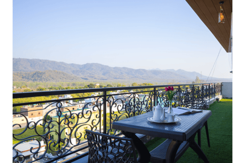 BYDM The Sky Heaven | Charming Pet-friendly 4-BHK Penthouse 15 Min from Triveni Ghat With Balcony, Bar & Lift