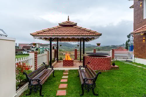 Mihirika’s Nirvana | 5-BHK With Garden, Gazebo, Bonfire Pit & Scenic Views; Near Karnataka Garden