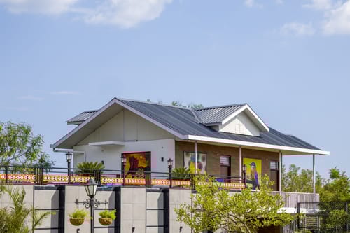 Esh Cottages Willow | Hillside 1-room Retreat With Lush Garden, Common Pool & Restaurant