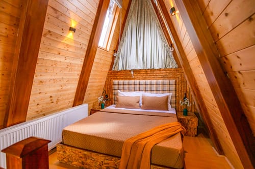 Frozen Fall @ Frostflare Cottages