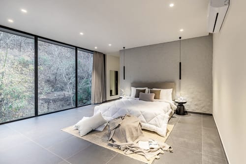 Ikebana - Living by the Forest Edge