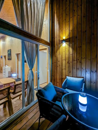 Hyun: Unique, Modern Cottage