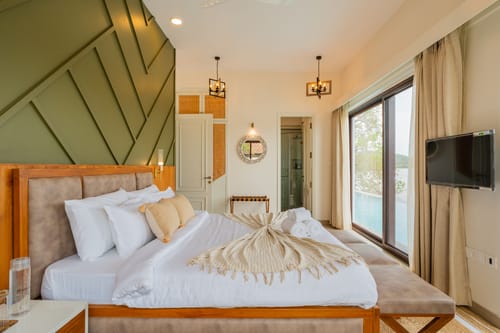 Villa Fleuve | 6-BHK Getaway By the River With Infinity Pool, Lift & Bar Lounge