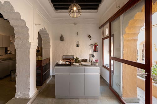 Khohar Haveli - Gurgaon W/ Breakfast Included