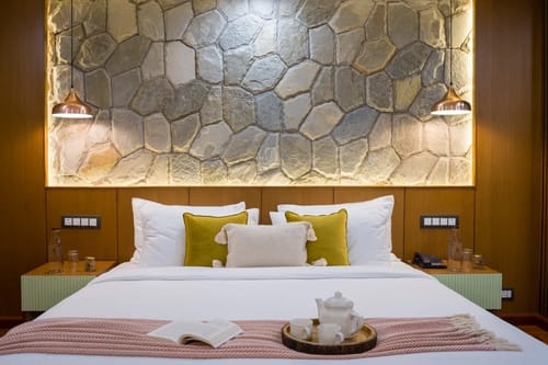 Evaara Woods Hilltop | 6-BHK Getaway With Common Garden & Sitting Area