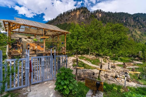 ChaletShanagManali- 4 BR Chalet