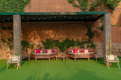 Khohar Haveli - Gurgaon W/ Breakfast Included
