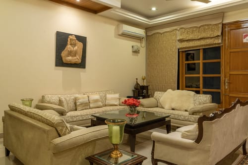 PleasantVille - Nahan