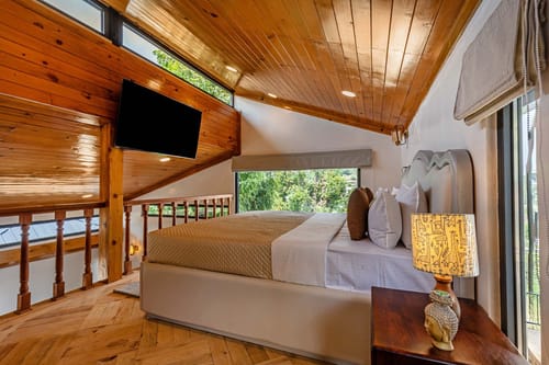 Stillness @ Cujo’s Haus