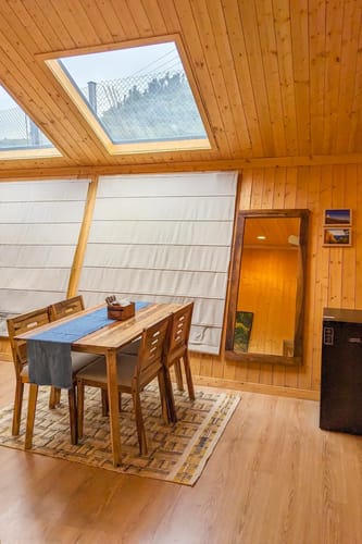 Hyun: Unique, Modern Cottage