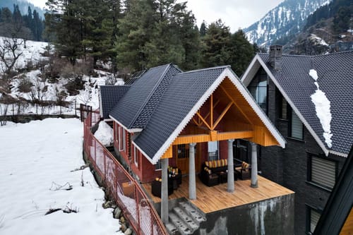 Frozen Fall @ Dewdrop Cottages