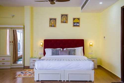 Tranquil 2-BHK Villa by Ganges, 5 Mins from Triveni Ghat