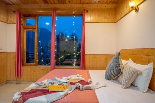 Jibhi Peaks Duplex Cottage With A Hot Tub