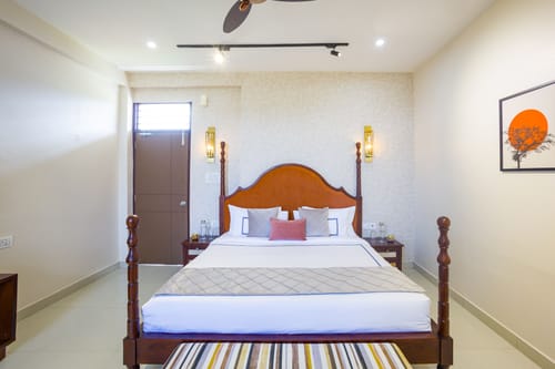 Esh Cottages Willow | Hillside 1-room Retreat With Lush Garden, Common Pool & Restaurant