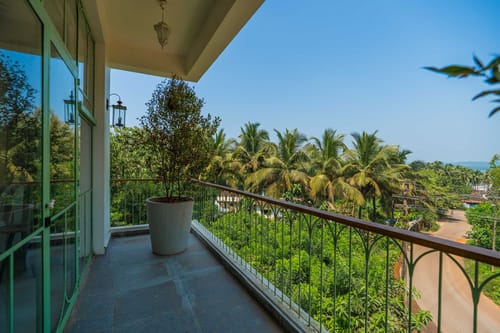 Moonstone Villa w/ Pool & Rooftop Jacuzzi