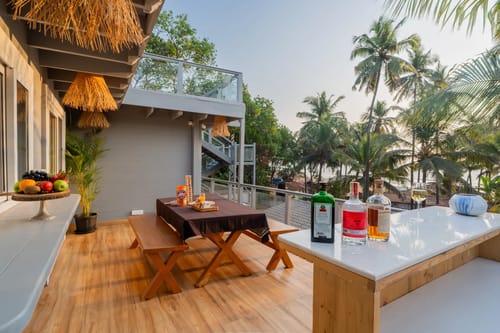 House of Neptune | 3-BHK Retreat with Gazebo & Bar | 10 mtrs from Ashwem Beach