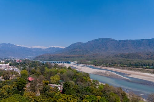 BYDM The Sky Heaven | Charming Pet-friendly 4-BHK Penthouse 15 Min from Triveni Ghat With Balcony, Bar & Lift