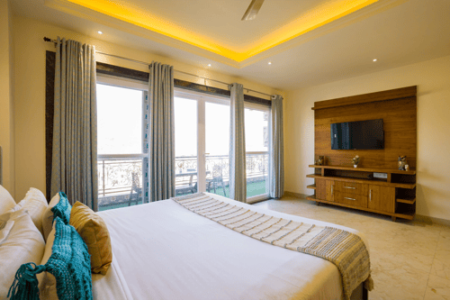 BYDM The Sky Heaven | Charming Pet-friendly 4-BHK Penthouse 15 Min from Triveni Ghat With Balcony, Bar & Lift