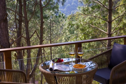  Sirmour Baag Rose | Cosy Pet-friendly Hill Cottage With Balcony, Common Garden & Restaurant 