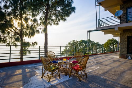 Pine View Cottage | Pet-friendly 3-BHK Himalayan Retreat with Scenic Sit-Out Areas