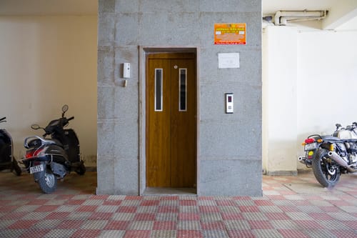 BYDM The Sky Heaven | Charming Pet-friendly 4-BHK Penthouse 15 Min from Triveni Ghat With Balcony, Bar & Lift