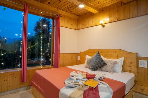 Jibhi Peaks Duplex Cottage With A Hot Tub